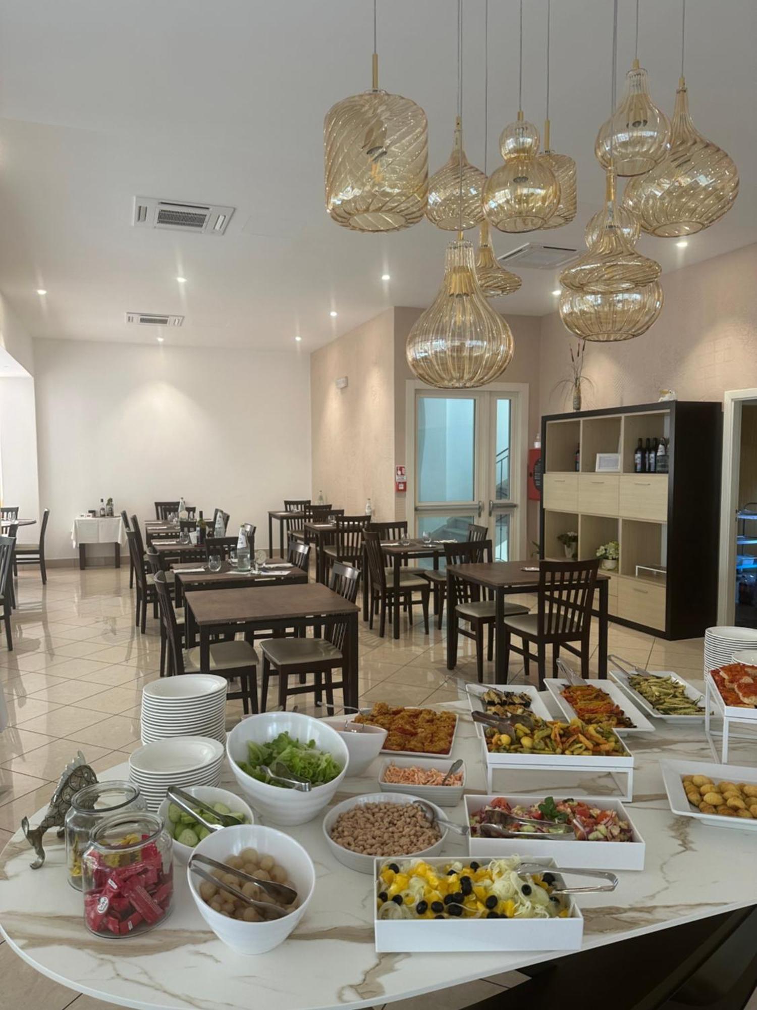 Hotel Villa Tosi Bellaria-Igea Marina Eksteriør billede