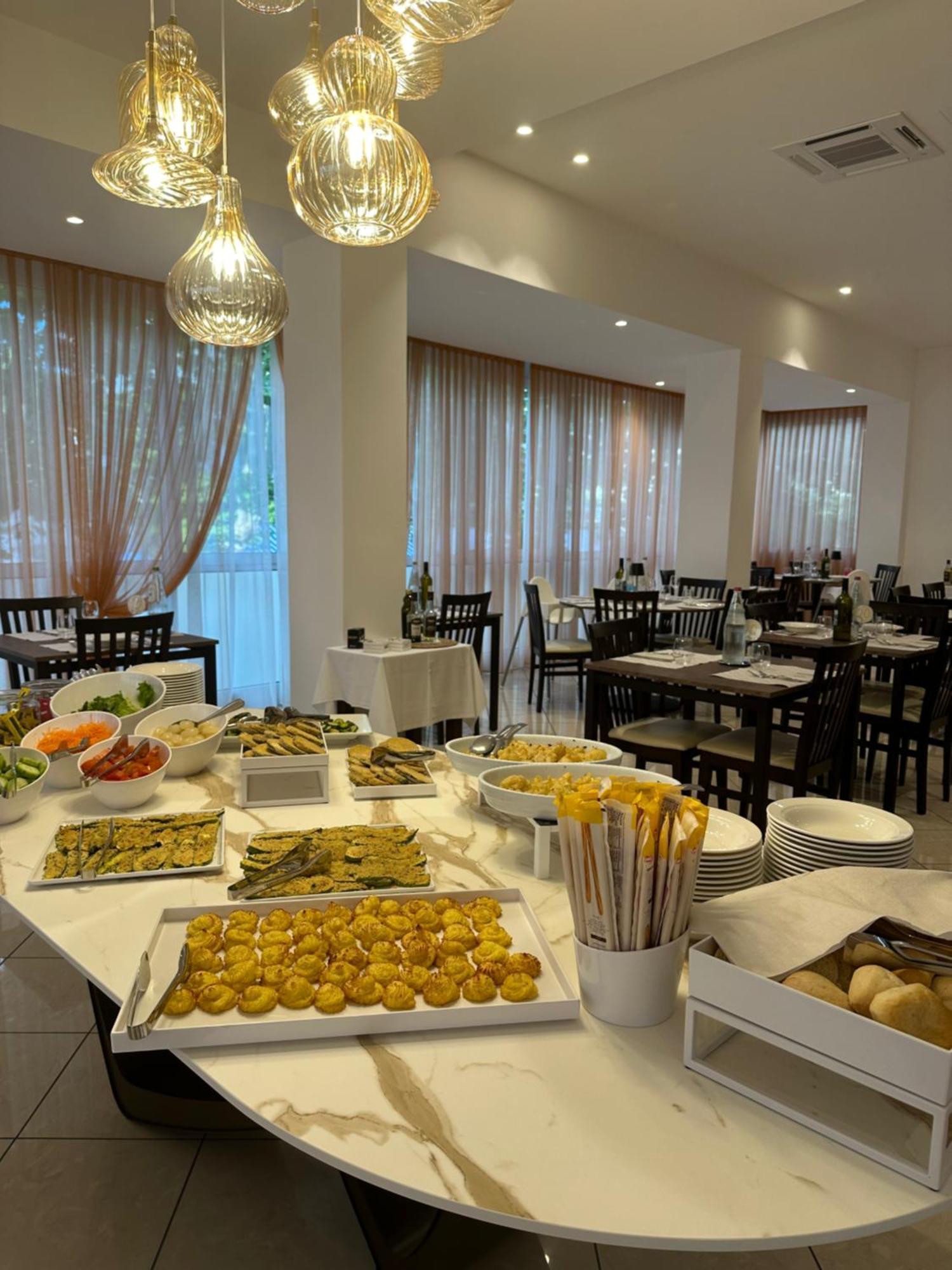Hotel Villa Tosi Bellaria-Igea Marina Eksteriør billede