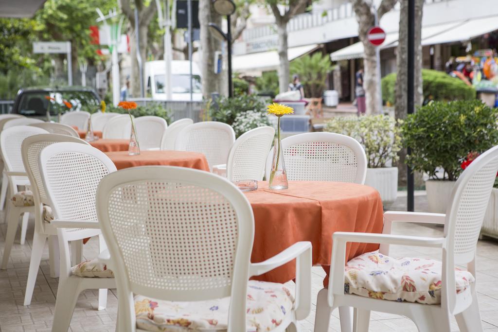 Hotel Villa Tosi Bellaria-Igea Marina Eksteriør billede