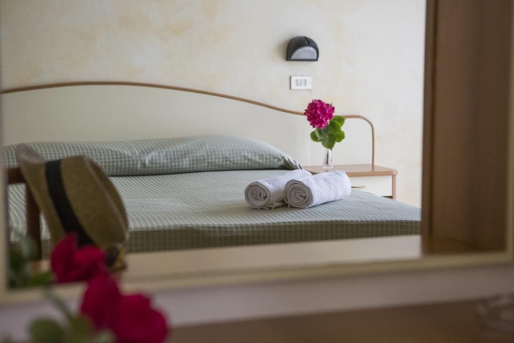 Hotel Villa Tosi Bellaria-Igea Marina Eksteriør billede